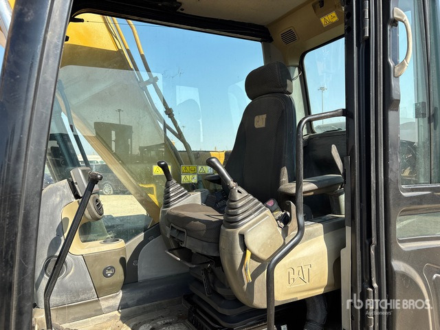 2016 Cat 313D2 Tracked Excavator - حفارات زحافة: صور 5 2016 Cat 313D2 Tracked Excavator - حفارات زحافة: صور 5