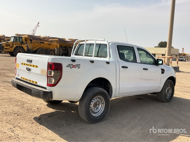 2016 Ford Ranger 4x4 Crew Cab Pickup - شاحنة البيك أب: صور 3 2016 Ford Ranger 4x4 Crew Cab Pickup - شاحنة البيك أب: صور 3