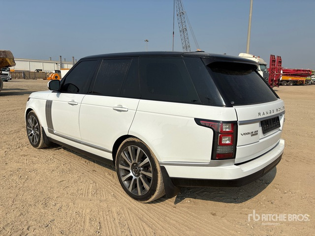 2016 Land Rover Range Rover Vogue SE AWD SUV - سيارة دفع رباعي: صور 2 2016 Land Rover Range Rover Vogue SE AWD SUV - سيارة دفع رباعي: صور 2