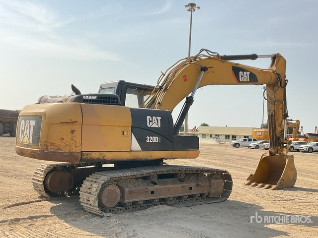 2017 Cat 320D2 Tracked Excavator - حفارات زحافة: صور 4 2017 Cat 320D2 Tracked Excavator - حفارات زحافة: صور 4