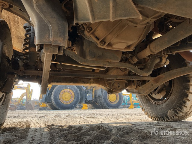 2018 Toyota Land Cruiser 78R 4x4 SUV - سيارة دفع رباعي: صور 5 2018 Toyota Land Cruiser 78R 4x4 SUV - سيارة دفع رباعي: صور 5