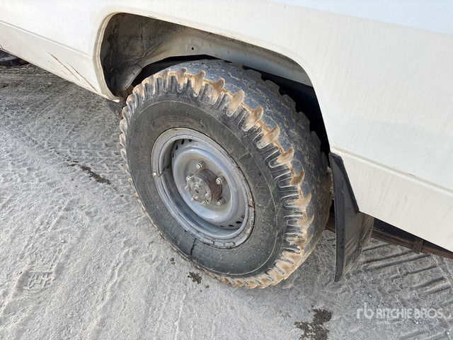 2018 Toyota Land Cruiser 78R 4x4 SUV - سيارة دفع رباعي: صور 4 2018 Toyota Land Cruiser 78R 4x4 SUV - سيارة دفع رباعي: صور 4