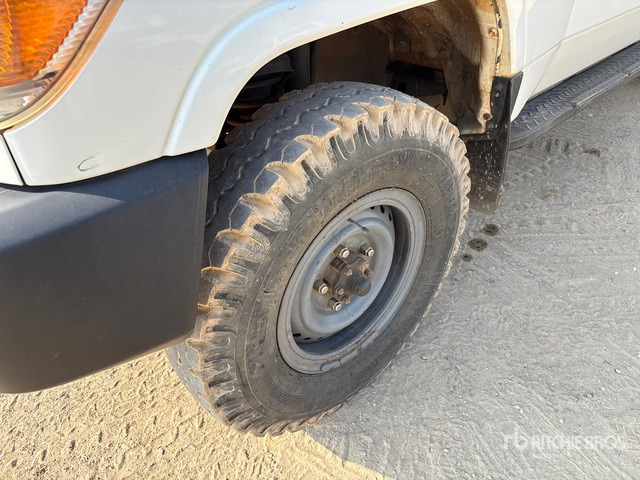 2018 Toyota Land Cruiser 78R 4x4 SUV - سيارة دفع رباعي: صور 4 2018 Toyota Land Cruiser 78R 4x4 SUV - سيارة دفع رباعي: صور 4