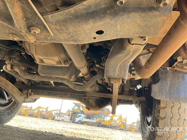 2018 Toyota Land Cruiser 78R 4x4 SUV - سيارة دفع رباعي: صور 5 2018 Toyota Land Cruiser 78R 4x4 SUV - سيارة دفع رباعي: صور 5