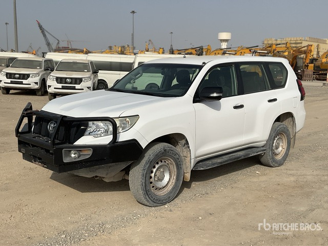 2018 Toyota Prado TX 150L 4x4 SUV - سيارة دفع رباعي: صور 2 2018 Toyota Prado TX 150L 4x4 SUV - سيارة دفع رباعي: صور 2