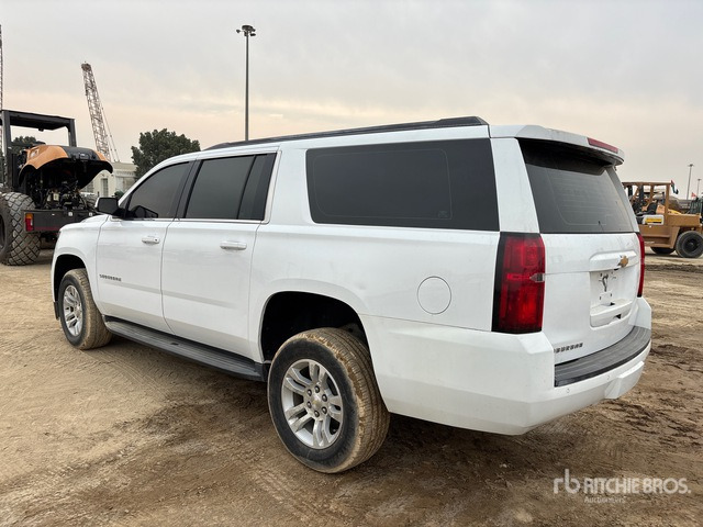 2019 Chevrolet Suburban 4x4 SUV - سيارة دفع رباعي: صور 2 2019 Chevrolet Suburban 4x4 SUV - سيارة دفع رباعي: صور 2