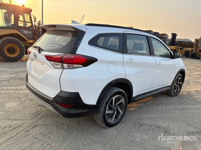 2019 Toyota Rush 2WD SUV - سيارة دفع رباعي: صور 3 2019 Toyota Rush 2WD SUV - سيارة دفع رباعي: صور 3