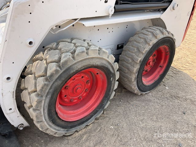 Bobcat S130 Skid Steer Loader - شيول صغير: صور 4 Bobcat S130 Skid Steer Loader - شيول صغير: صور 4