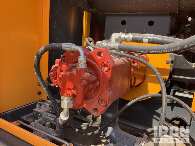 Hyundai R215L Tracked Excavator - حفارات زحافة: صور 5 Hyundai R215L Tracked Excavator - حفارات زحافة: صور 5