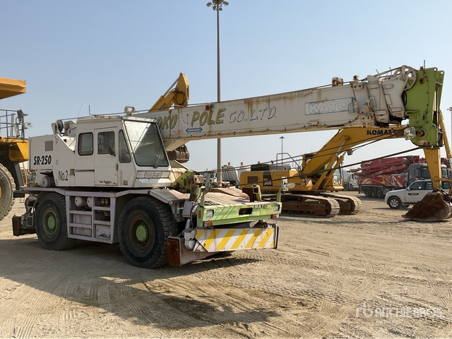 Kato KR25H-V Rough Terrain Crane - رافعة الطرق الوعرة: صور 1 Kato KR25H-V Rough Terrain Crane - رافعة الطرق الوعرة: صور 1