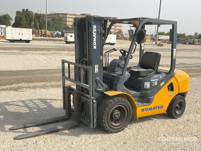 Komatsu FD30T-17 - رافعة شوكية ديزل: صور 2 Komatsu FD30T-17 - رافعة شوكية ديزل: صور 2