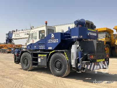 TADANO TR300E 30 ton 4x4x4 - رافعة الطرق الوعرة: صور 2 TADANO TR300E 30 ton 4x4x4 - رافعة الطرق الوعرة: صور 2