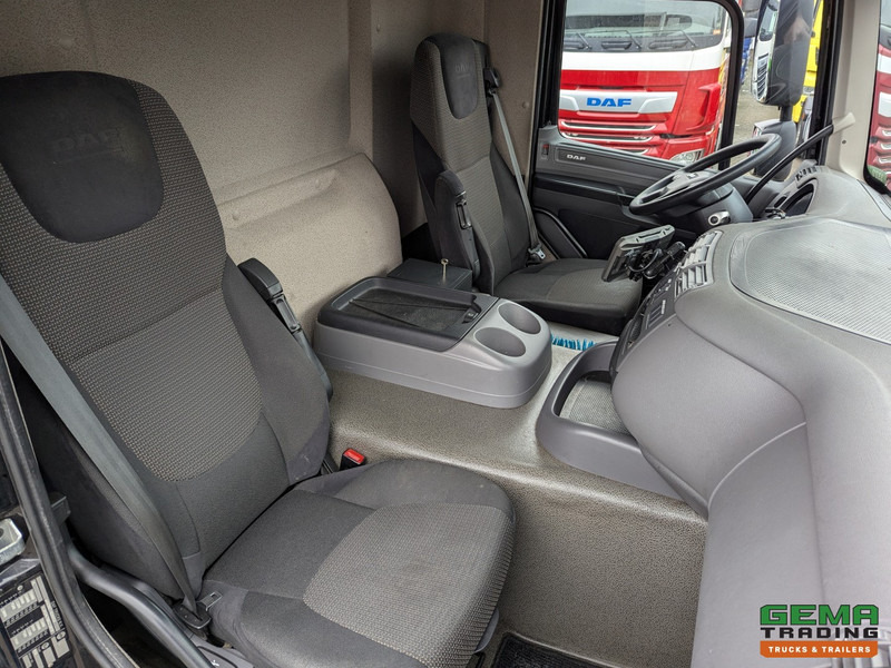DAF CF 280 FAN 6x2/4 DagCab Euro6 - Koel-VriesBak 7.9m + Carrier Supra 1150MT + Laadklep 2000kg - 10/2025APK إيجار DAF CF 280 FAN 6x2/4 DagCab Euro6 - Koel-VriesBak 7.9m + Carrier Supra 1150MT + Laadklep 2000kg - 10/2025APK: صور 16