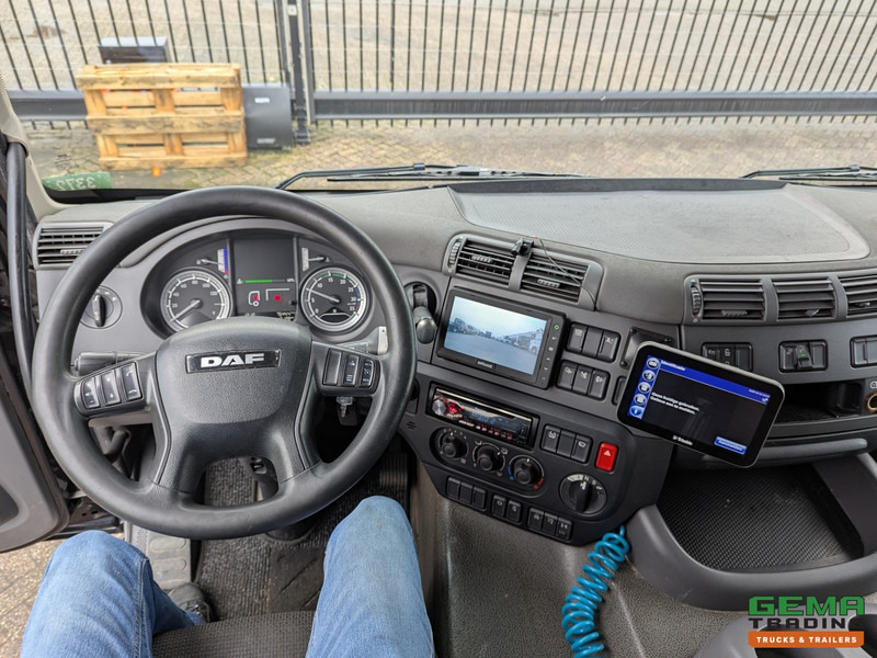 Interior photo 1: DAF CF 280 FAN 6x2/4 DagCab Euro6 - Koel-VriesBak 7.9m + Carrier Supra 1150MT + Laadklep 2000kg - 10/2025APK إيجار DAF CF 280 FAN 6x2/4 DagCab Euro6 - Koel-VriesBak 7.9m + Carrier Supra 1150MT + Laadklep 2000kg - 10/2025APK