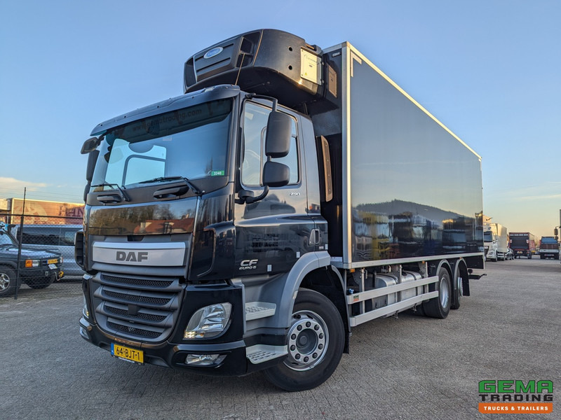 DAF CF 290 FAN 6x2/4 DagCab Euro6 - Koel-VriesBak 7.9m + Carrier Supra 1150MT + Laadklep 2000kg - 07/2025APK - مبردة شاحنة: صور 1 DAF CF 290 FAN 6x2/4 DagCab Euro6 - Koel-VriesBak 7.9m + Carrier Supra 1150MT + Laadklep 2000kg - 07/2025APK - مبردة شاحنة: صور 1