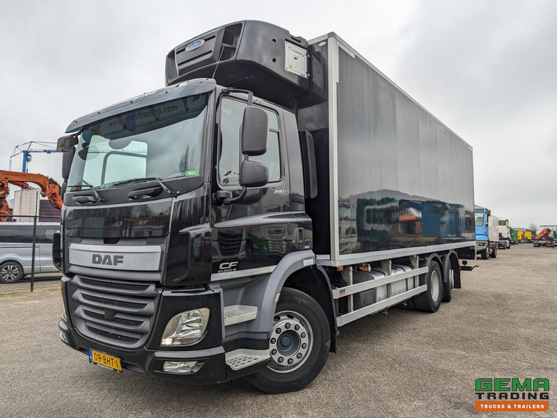 DAF FAN CF280 6x2/4 DayCab Euro6 - Koel-VriesBak 7.9m + Carrier Supra 1150MT + Laadklep 2000kg - 10/2025APK - مبردة شاحنة: صور 1 DAF FAN CF280 6x2/4 DayCab Euro6 - Koel-VriesBak 7.9m + Carrier Supra 1150MT + Laadklep 2000kg - 10/2025APK - مبردة شاحنة: صور 1