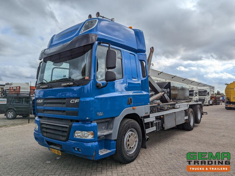 DAF FAS CF85.410 6x2 Euro5 FAS CF85.410 6x2 Spacecab Euro5 - HaakarmSysteem AJK 20T - KlapBumper - Vangmuilkoppeling - Lift-As - شاحنة ذات الخطاف: صور 1 DAF FAS CF85.410 6x2 Euro5 FAS CF85.410 6x2 Spacecab Euro5 - HaakarmSysteem AJK 20T - KlapBumper - Vangmuilkoppeling - Lift-As - شاحنة ذات الخطاف: صور 1