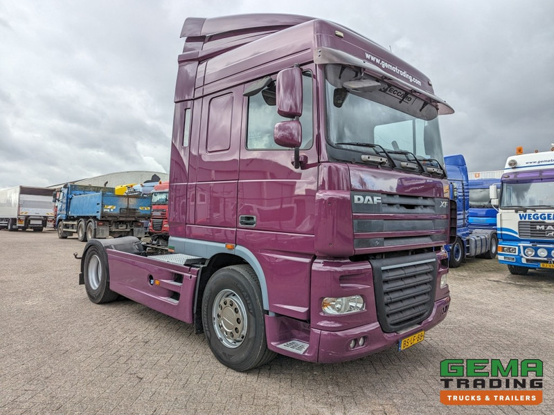DAF FT XF105.410 4x2 Euro5 FT XF105.410 4x2 SpaceCab Euro5 - Side Skirts - Spare Wheel - Original Holland truck (T1333) - شاحنة جرار: صور 2 DAF FT XF105.410 4x2 Euro5 FT XF105.410 4x2 SpaceCab Euro5 - Side Skirts - Spare Wheel - Original Holland truck (T1333) - شاحنة جرار: صور 2