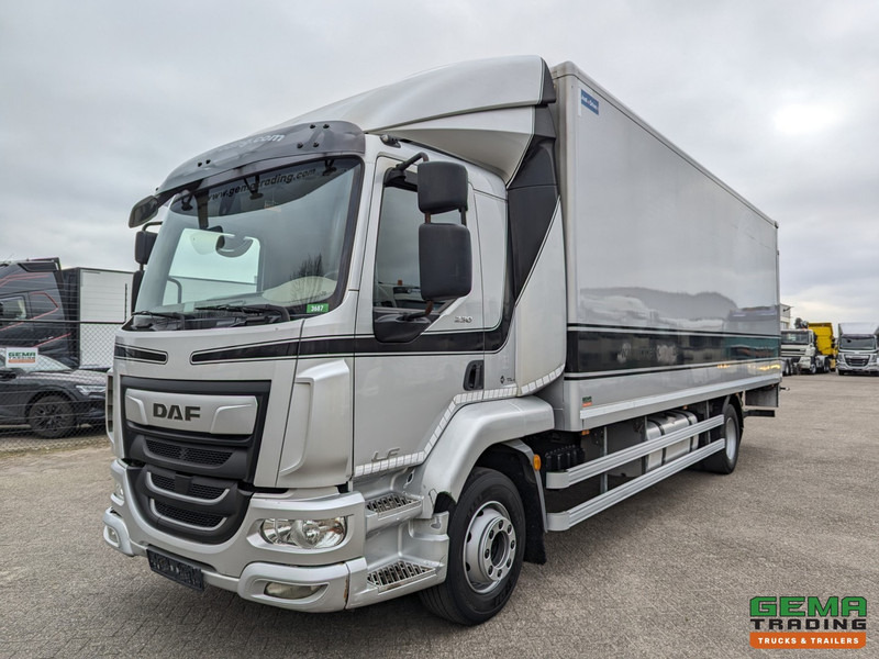 DAF LF 230 FA 4x2 Dagcab Euro6 - 6cil - Geslotenbak 7.2m + Laadklep 1500kg - Navi - 05/2025APK - بصندوق مغلق شاحنة: صور 1 DAF LF 230 FA 4x2 Dagcab Euro6 - 6cil - Geslotenbak 7.2m + Laadklep 1500kg - Navi - 05/2025APK - بصندوق مغلق شاحنة: صور 1