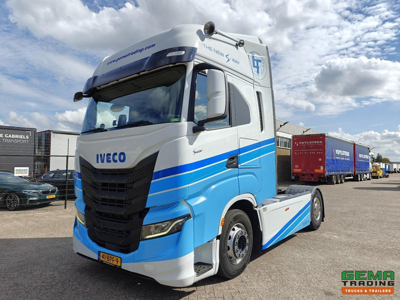Iveco S-WAY 420 4x2 Euro6D - Dubbele Tanks - StandAirco - Navi - SMARTTacho V2 - 04/2026 APK - شاحنة جرار: صور 1 Iveco S-WAY 420 4x2 Euro6D - Dubbele Tanks - StandAirco - Navi - SMARTTacho V2 - 04/2026 APK - شاحنة جرار: صور 1