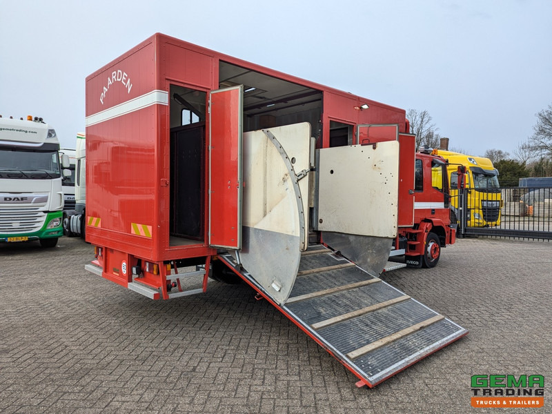 Iveco Tector ML120E24D 4x2 Euro3 DubbelCabine - Paardenwagen 3-Paards - Kleedruimte - Hydraulische klep- TOP! - شاحنة نقل خيل: صور 3 Iveco Tector ML120E24D 4x2 Euro3 DubbelCabine - Paardenwagen 3-Paards - Kleedruimte - Hydraulische klep- TOP! - شاحنة نقل خيل: صور 3