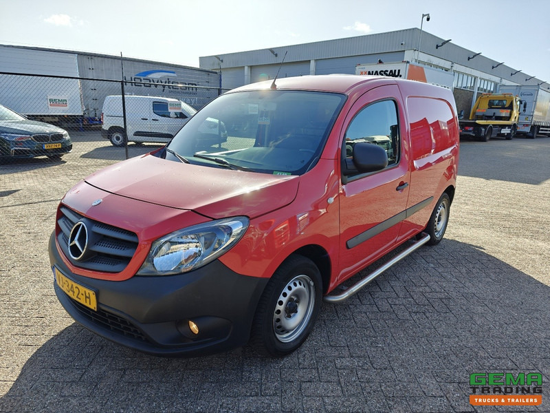 Mercedes-Benz Citan 108 CDI BlueEFFICIENCY Euro5L - Airco - 4-Seizoensbanden - Bluetooth Radio - فان المدمجة: صور 1 Mercedes-Benz Citan 108 CDI BlueEFFICIENCY Euro5L - Airco - 4-Seizoensbanden - Bluetooth Radio - فان المدمجة: صور 1
