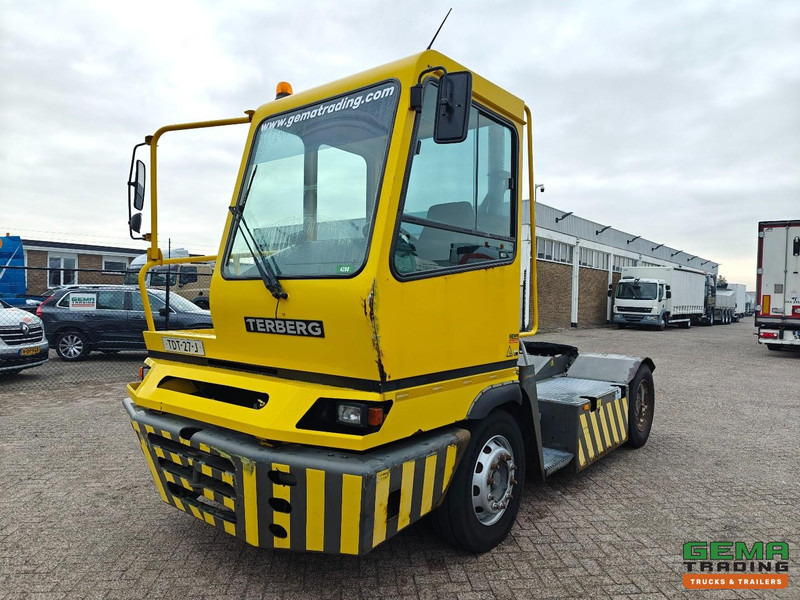 Terberg YT182 Allison - Schotel 30T - Naafreductie - Cummins - Landbouw Kenteken 40km/h - جرارات صالات المطارات: صور 1 Terberg YT182 Allison - Schotel 30T - Naafreductie - Cummins - Landbouw Kenteken 40km/h - جرارات صالات المطارات: صور 1