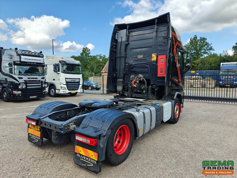 Volvo FH460 4x2 Globetrotter Euro6 - Dubbele Tanks - IparkCool- SMARTTacho V2 - 11/2025 APK - شاحنة جرار: صور 3 Volvo FH460 4x2 Globetrotter Euro6 - Dubbele Tanks - IparkCool- SMARTTacho V2 - 11/2025 APK - شاحنة جرار: صور 3