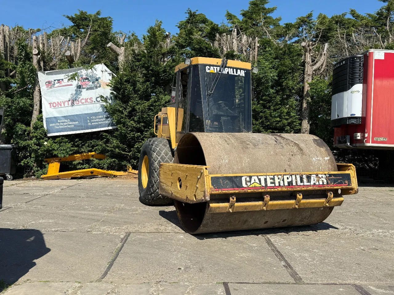 CAT CS 563 Roller with vibration - مدماج: صور 1 CAT CS 563 Roller with vibration - مدماج: صور 1