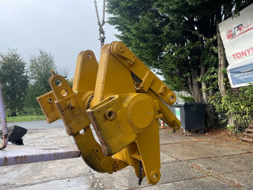 CAT Caterpillar Ripper compatible with D7R and D7H R CAT Ripper compatible with D7R and D7H Ripper compat - حراث تحت التربة - آلات البناء: صور 3 CAT Caterpillar Ripper compatible with D7R and D7H R CAT Ripper compatible with D7R and D7H Ripper compat - حراث تحت التربة - آلات البناء: صور 3
