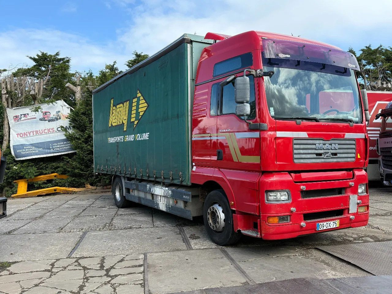 MAN TGA 18.440 4X2 BOX Spring/Air EURO3 Retarder ZF - بصندوق مغلق شاحنة: صور 1 MAN TGA 18.440 4X2 BOX Spring/Air EURO3 Retarder ZF - بصندوق مغلق شاحنة: صور 1