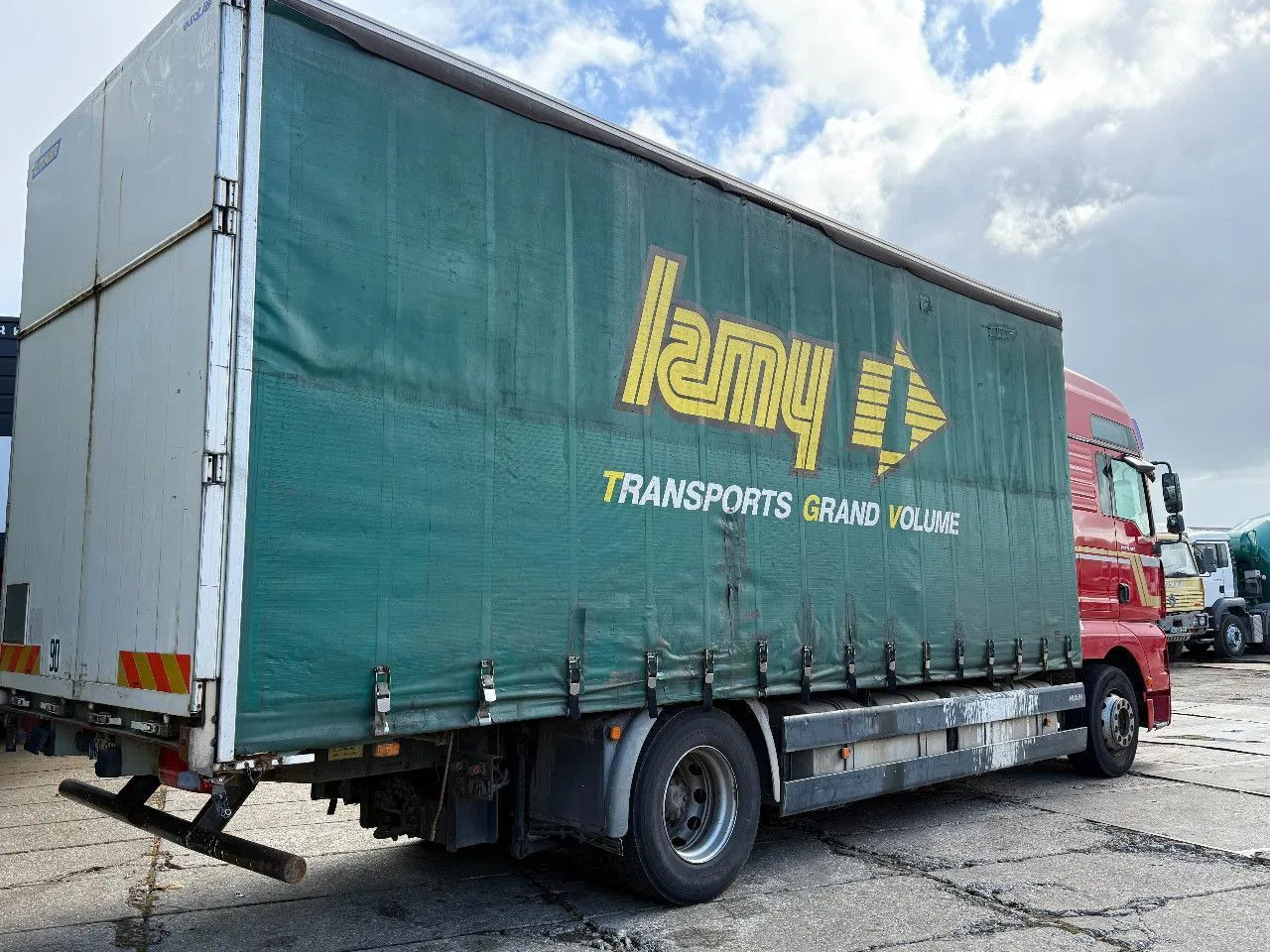 MAN TGA 18.440 4X2 BOX Spring/Air EURO3 Retarder ZF - بصندوق مغلق شاحنة: صور 4 MAN TGA 18.440 4X2 BOX Spring/Air EURO3 Retarder ZF - بصندوق مغلق شاحنة: صور 4