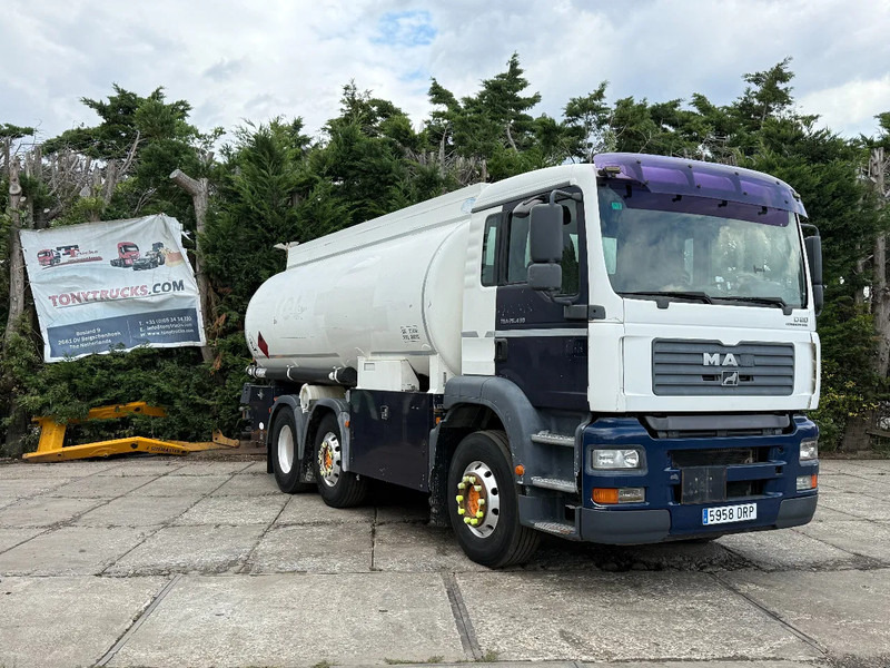 MAN TGA 26.430 6X2 Fuel Tank 21.000L 3 Comp + Pump D20 Engine - شاحنة صهريج, شاحنة كرين: صور 1 MAN TGA 26.430 6X2 Fuel Tank 21.000L 3 Comp + Pump D20 Engine - شاحنة صهريج, شاحنة كرين: صور 1