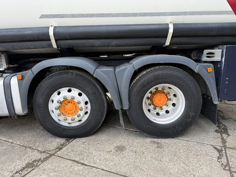 MAN TGA 26.430 6X2 Fuel Tank 21.000L 3 Comp + Pump D20 Engine - شاحنة صهريج, شاحنة كرين: صور 4 MAN TGA 26.430 6X2 Fuel Tank 21.000L 3 Comp + Pump D20 Engine - شاحنة صهريج, شاحنة كرين: صور 4