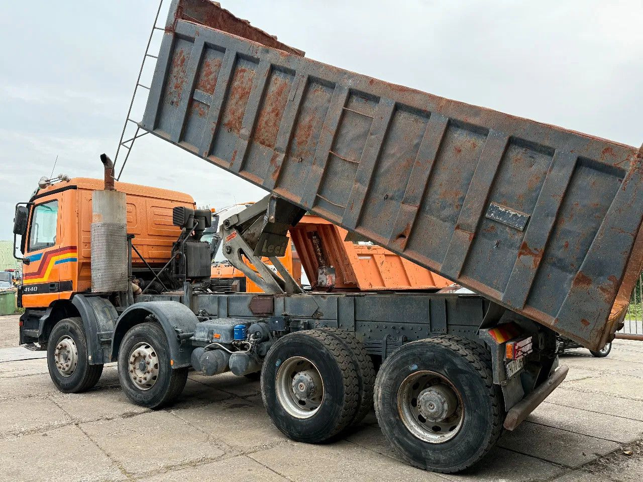 Mercedes-Benz Actros 4140 V6 8X4 Tipper Spring/Spring Manual G - قلابات: صور 3 Mercedes-Benz Actros 4140 V6 8X4 Tipper Spring/Spring Manual G - قلابات: صور 3