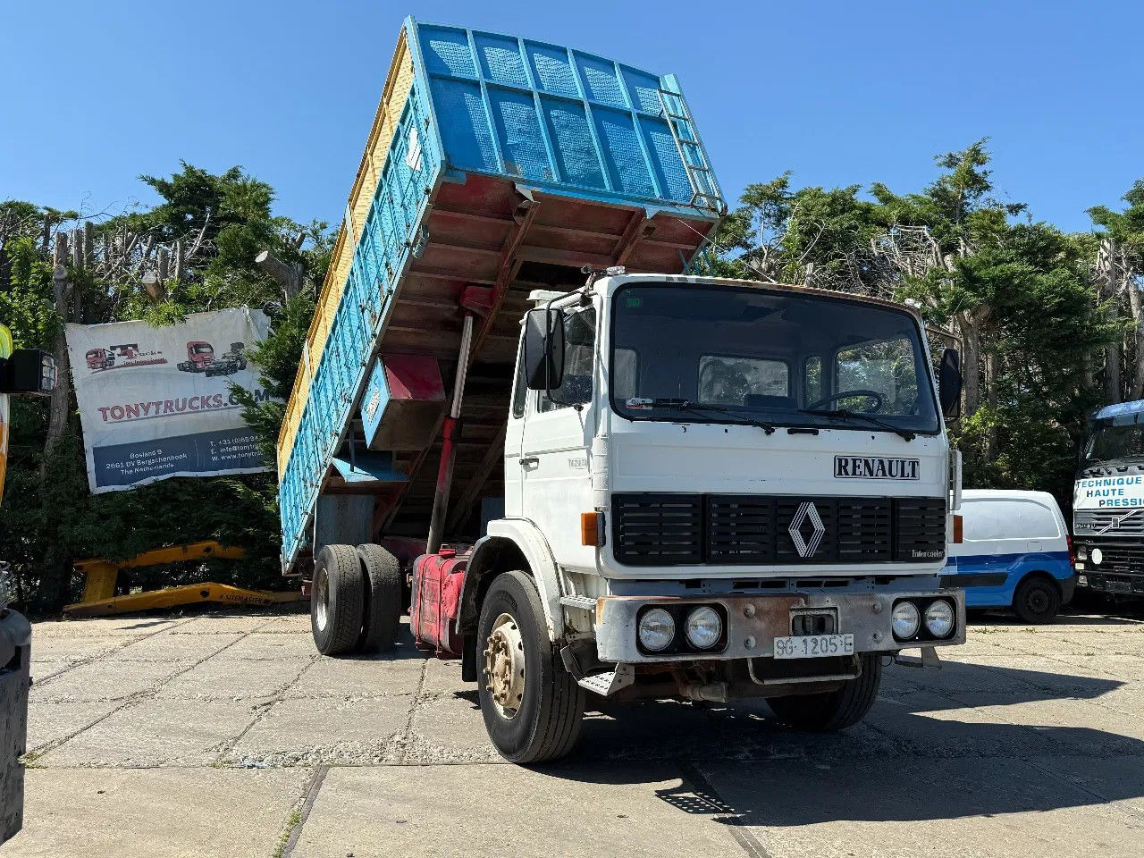 Renault G230 4X2 Tipper Spring/Spring Manual Gearbox - قلابات: صور 1 Renault G230 4X2 Tipper Spring/Spring Manual Gearbox - قلابات: صور 1