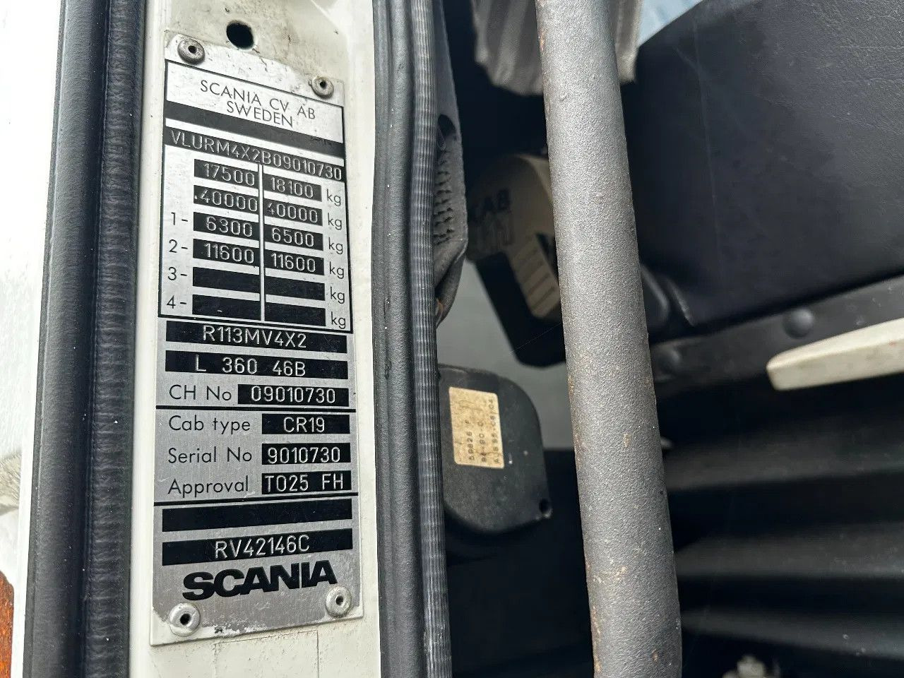 شاحنات مسطحة Scania P113-360 4X2 Platform Manual Gear Retarder Scania P113-360 4X2 Platform Manual Gear Retarder: صور 10