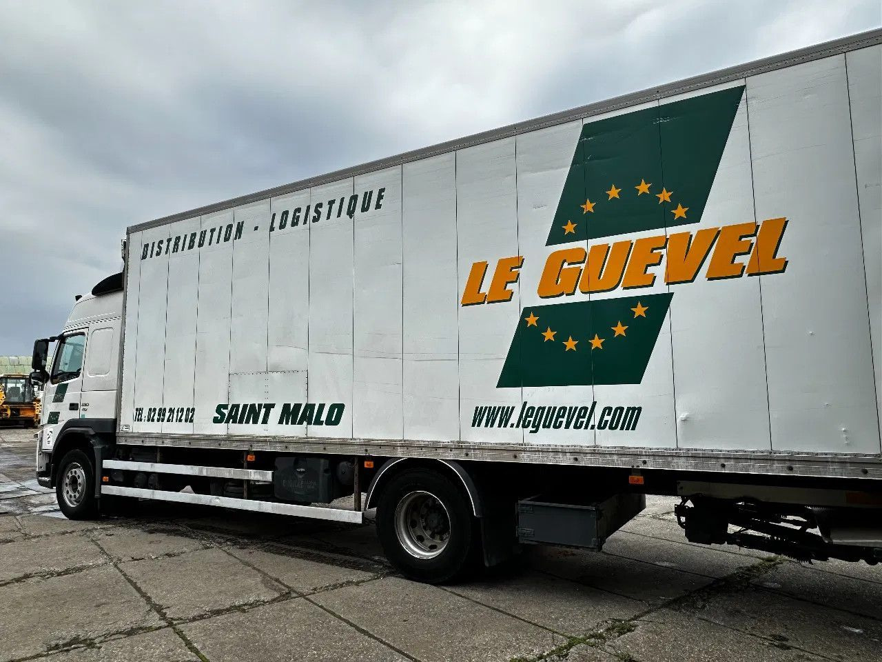 Volvo FM 330 4X2 BOX Spring/Air EURO5 Double Airco Ret - بصندوق مغلق شاحنة: صور 3 Volvo FM 330 4X2 BOX Spring/Air EURO5 Double Airco Ret - بصندوق مغلق شاحنة: صور 3