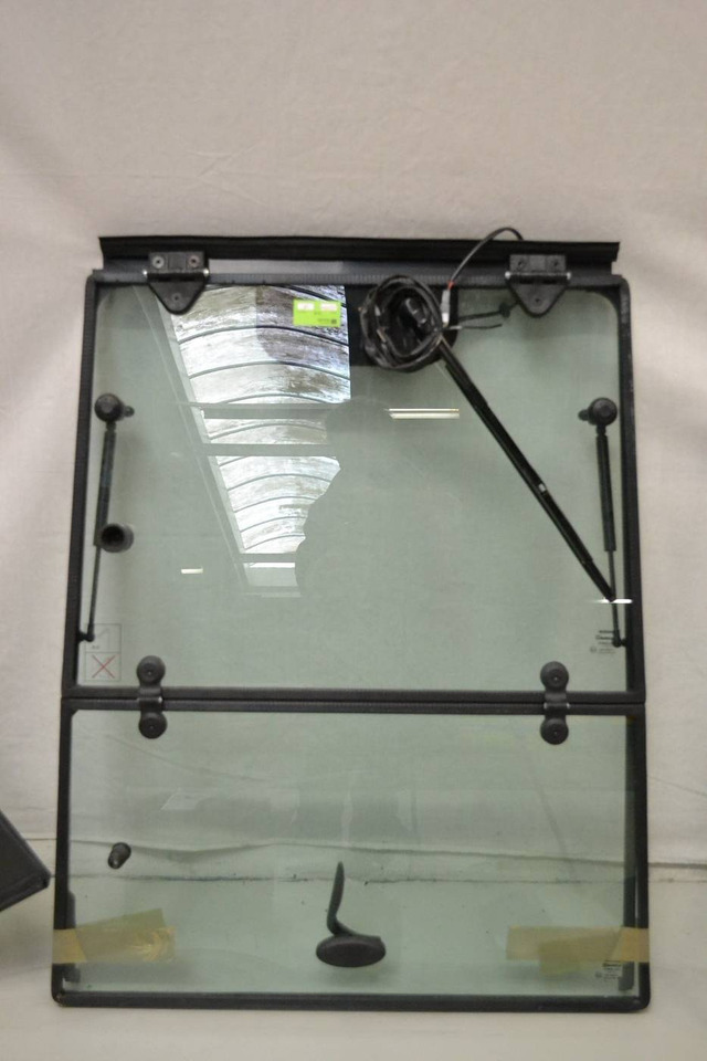 Complete set Nissan TX steel Cabin - باب و قطع الغيار - معدات المناولة: صور 3 Complete set Nissan TX steel Cabin - باب و قطع الغيار - معدات المناولة: صور 3