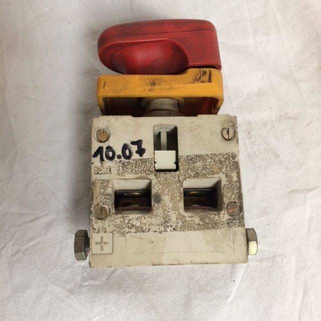 Emergency Switch - النظام الكهربائي - معدات المناولة: صور 2 Emergency Switch - النظام الكهربائي - معدات المناولة: صور 2