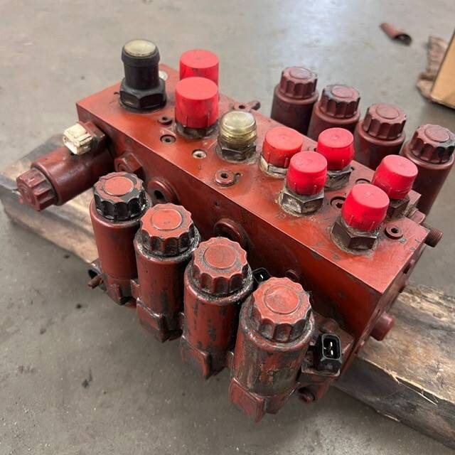 Hydraulic control valve VW12-M4 275bar - صمام هيدروليكي - معدات المناولة: صور 1 Hydraulic control valve VW12-M4 275bar - صمام هيدروليكي - معدات المناولة: صور 1
