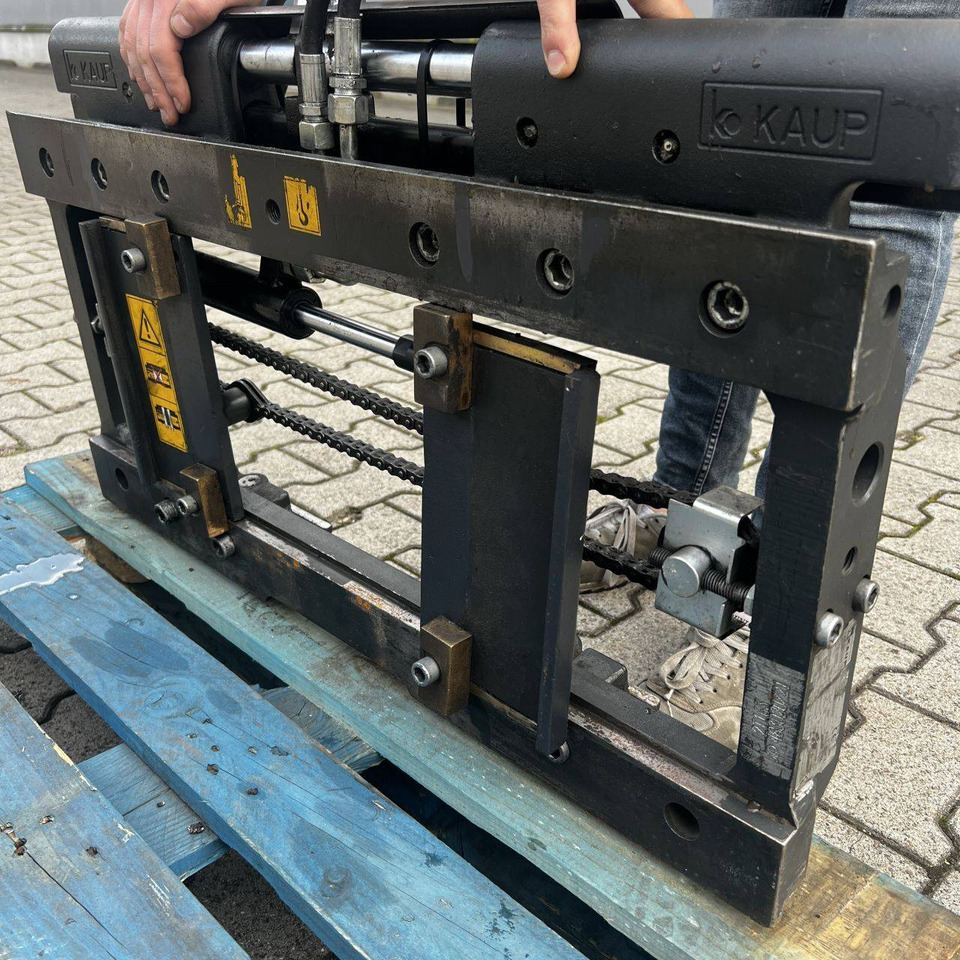 KAUP 2T163SN Forkpositioner without sideshift - ملحقات: صور 1 KAUP 2T163SN Forkpositioner without sideshift - ملحقات: صور 1