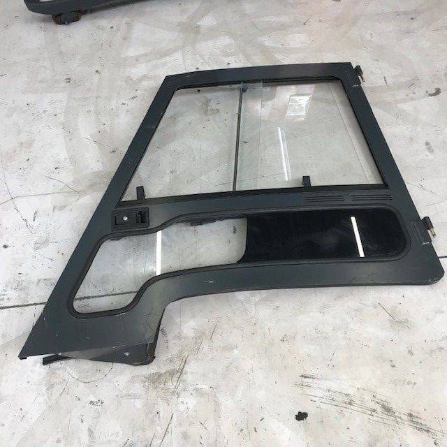 Left door for Linde series 387 - باب و قطع الغيار - معدات المناولة: صور 1 Left door for Linde series 387 - باب و قطع الغيار - معدات المناولة: صور 1