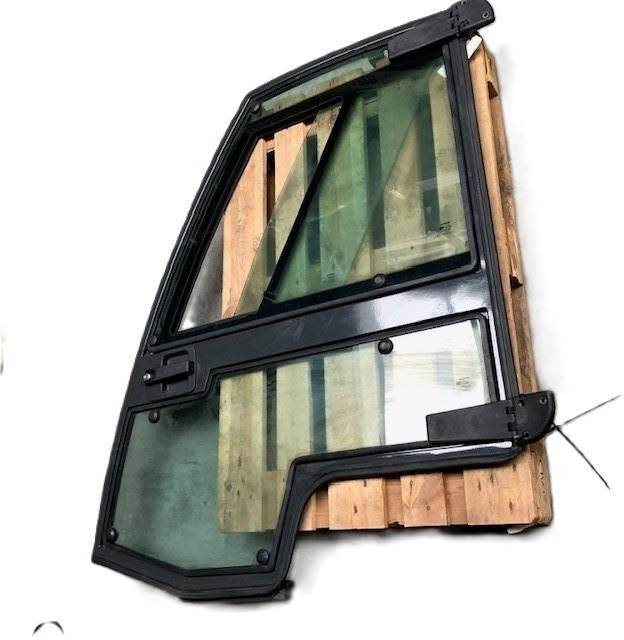 Left door for Nissan - باب و قطع الغيار - معدات المناولة: صور 3 Left door for Nissan - باب و قطع الغيار - معدات المناولة: صور 3