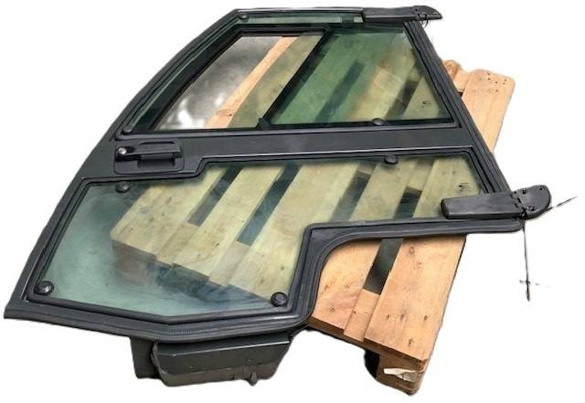 Left door for Nissan - باب و قطع الغيار - معدات المناولة: صور 2 Left door for Nissan - باب و قطع الغيار - معدات المناولة: صور 2