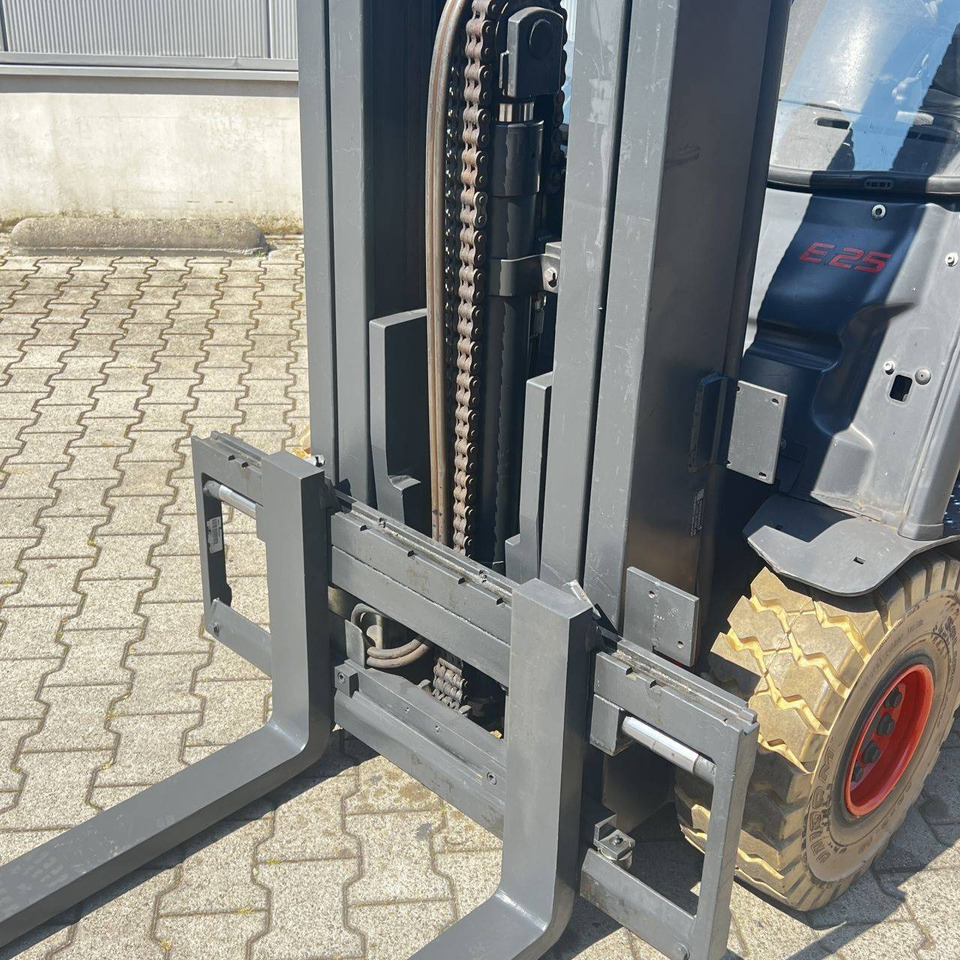 رافعة شوكية كهربائية Linde E25 (387): صور 11
