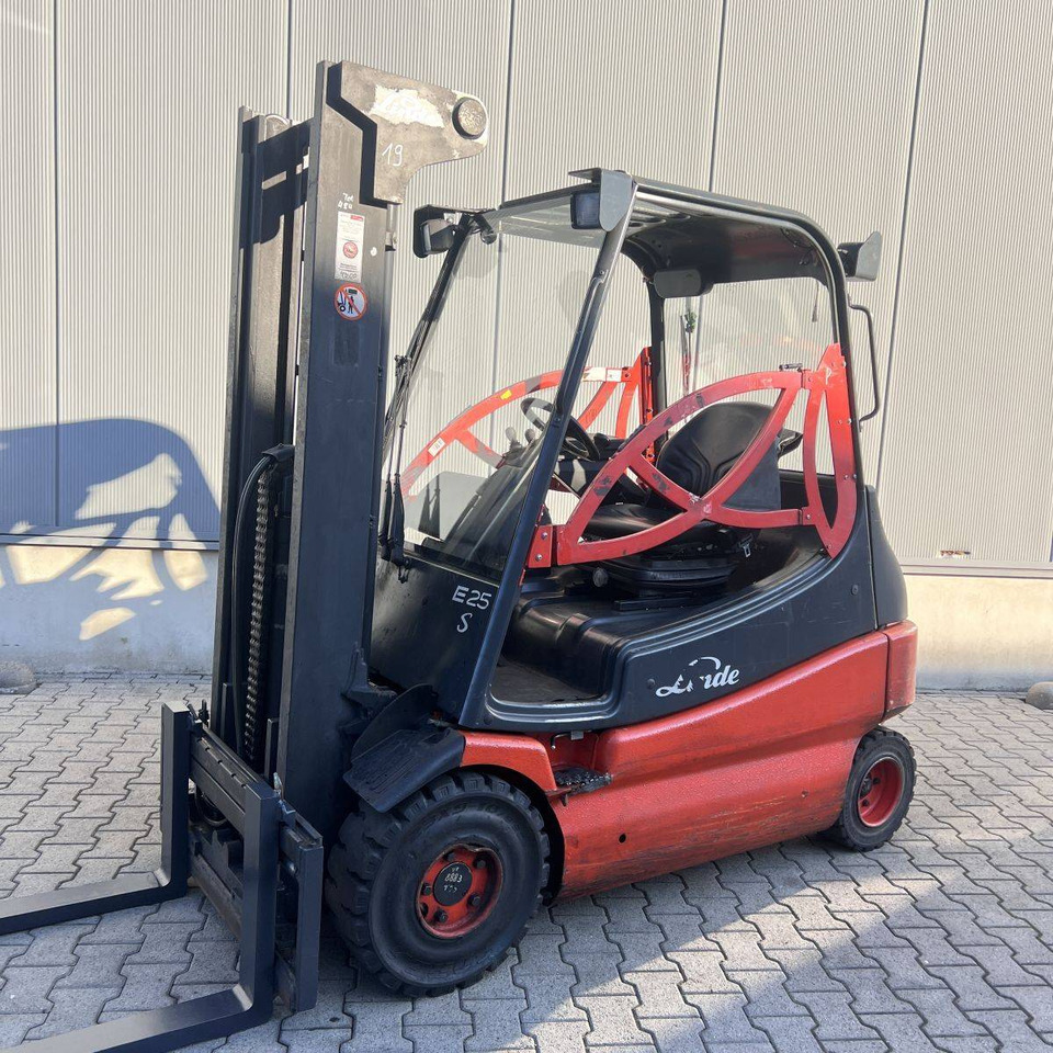 Linde E25S (336-03) - رافعة شوكية كهربائية: صور 2 Linde E25S (336-03) - رافعة شوكية كهربائية: صور 2