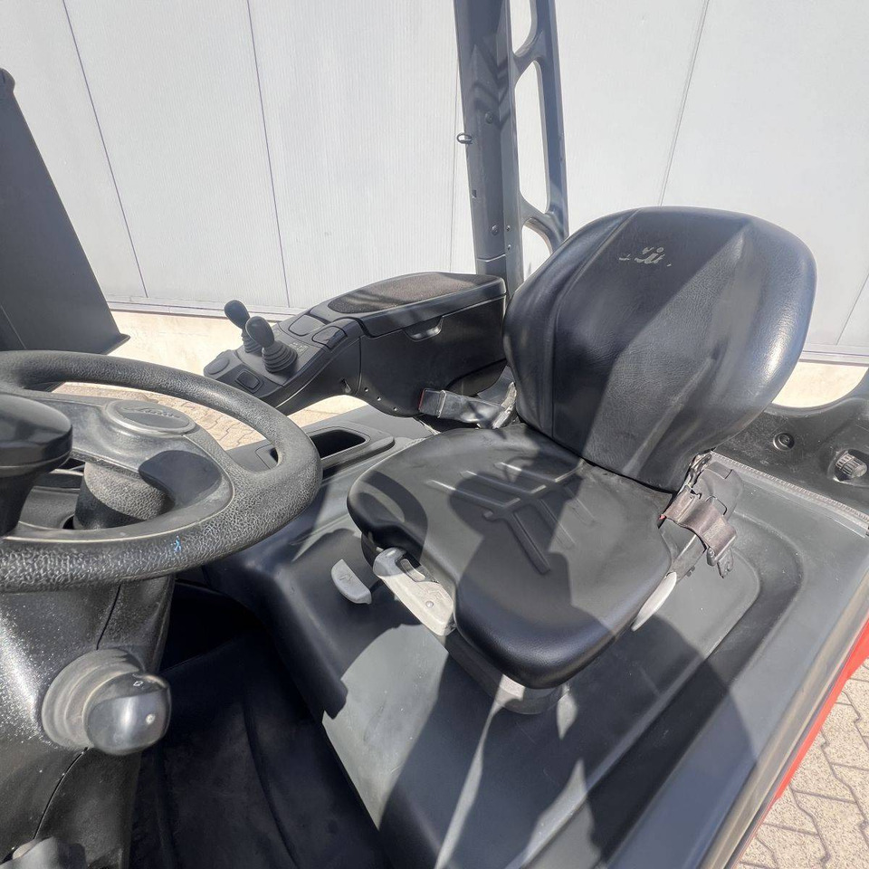 Linde E30 (387) - رافعة شوكية كهربائية: صور 5 Linde E30 (387) - رافعة شوكية كهربائية: صور 5