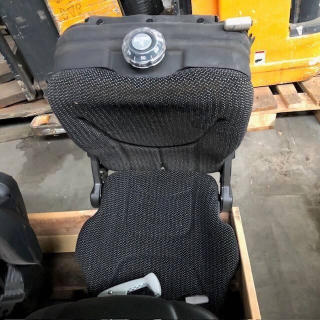Pilot Seat 21/MN60 - الكابينة والداخلية - معدات المناولة: صور 2 Pilot Seat 21/MN60 - الكابينة والداخلية - معدات المناولة: صور 2