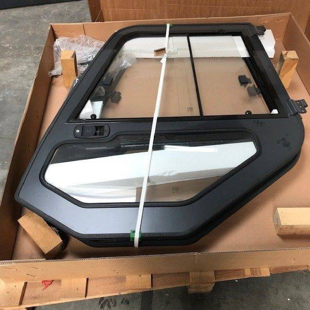 Set of right and left for Komatsu - باب و قطع الغيار - معدات المناولة: صور 2 Set of right and left for Komatsu - باب و قطع الغيار - معدات المناولة: صور 2